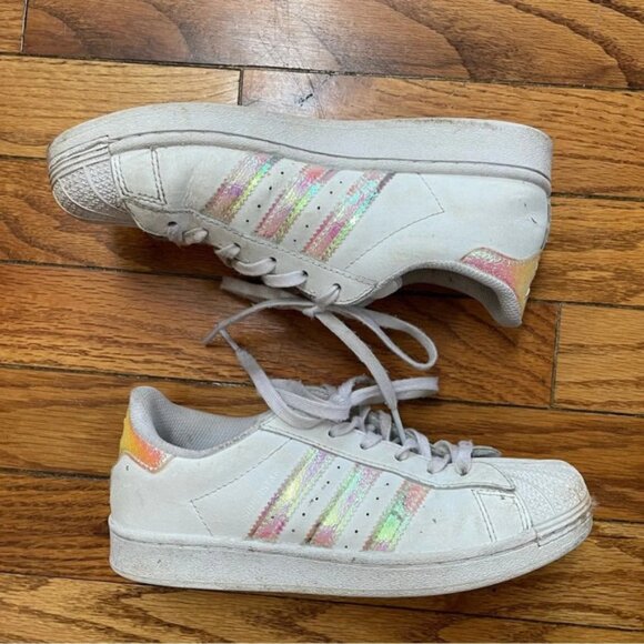 Adidas Superstar shoes with a touch of shine, size Y3 (adult  35) - Picture 4 of 9